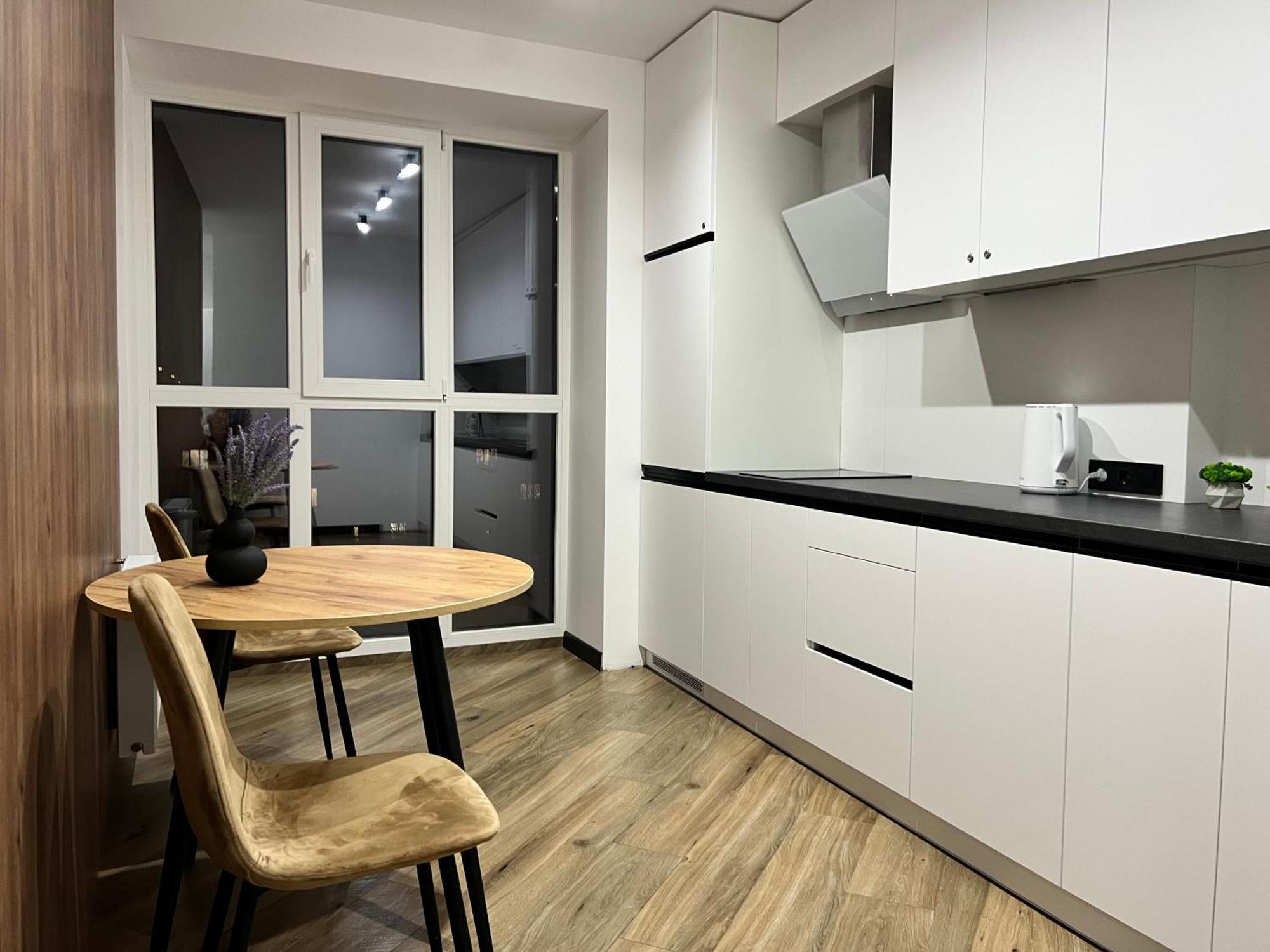 Апартаменти В Районі Автовокзалу Поблизу Обласноі Лікарні Жк Great House รีฟเน ภายนอก รูปภาพ