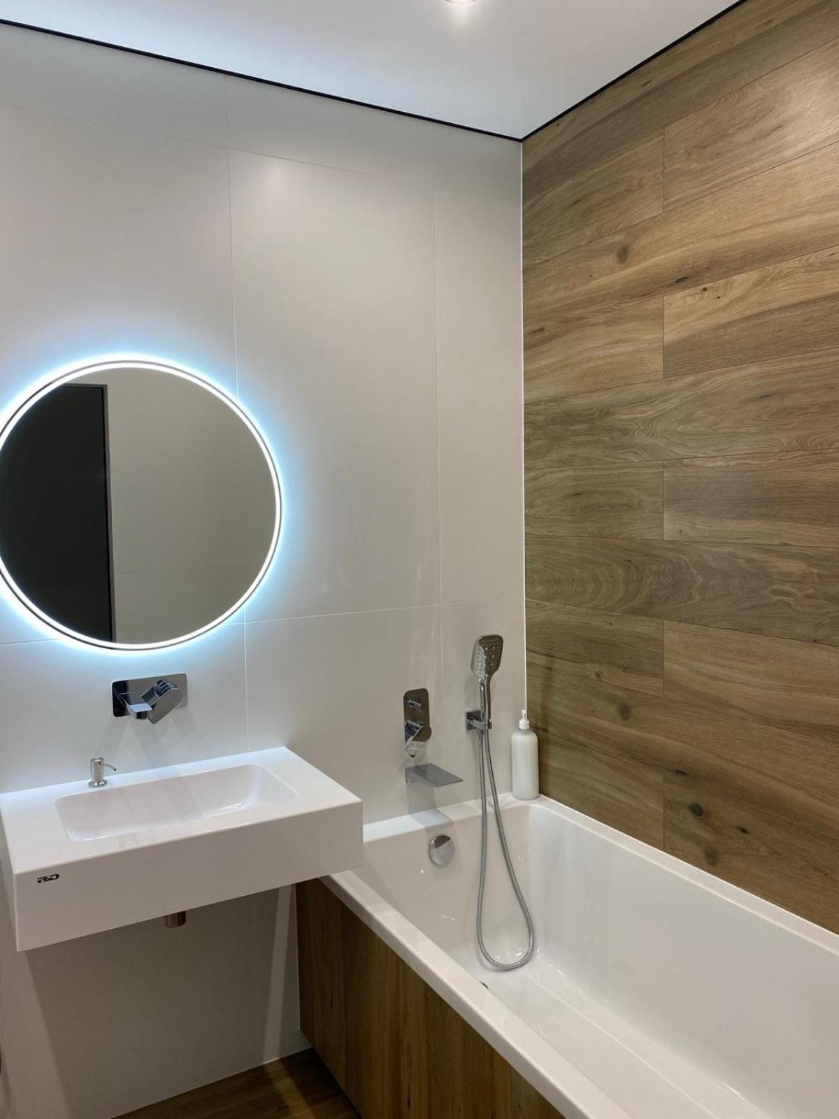 Апартаменти В Районі Автовокзалу Поблизу Обласноі Лікарні Жк Great House รีฟเน ภายนอก รูปภาพ
